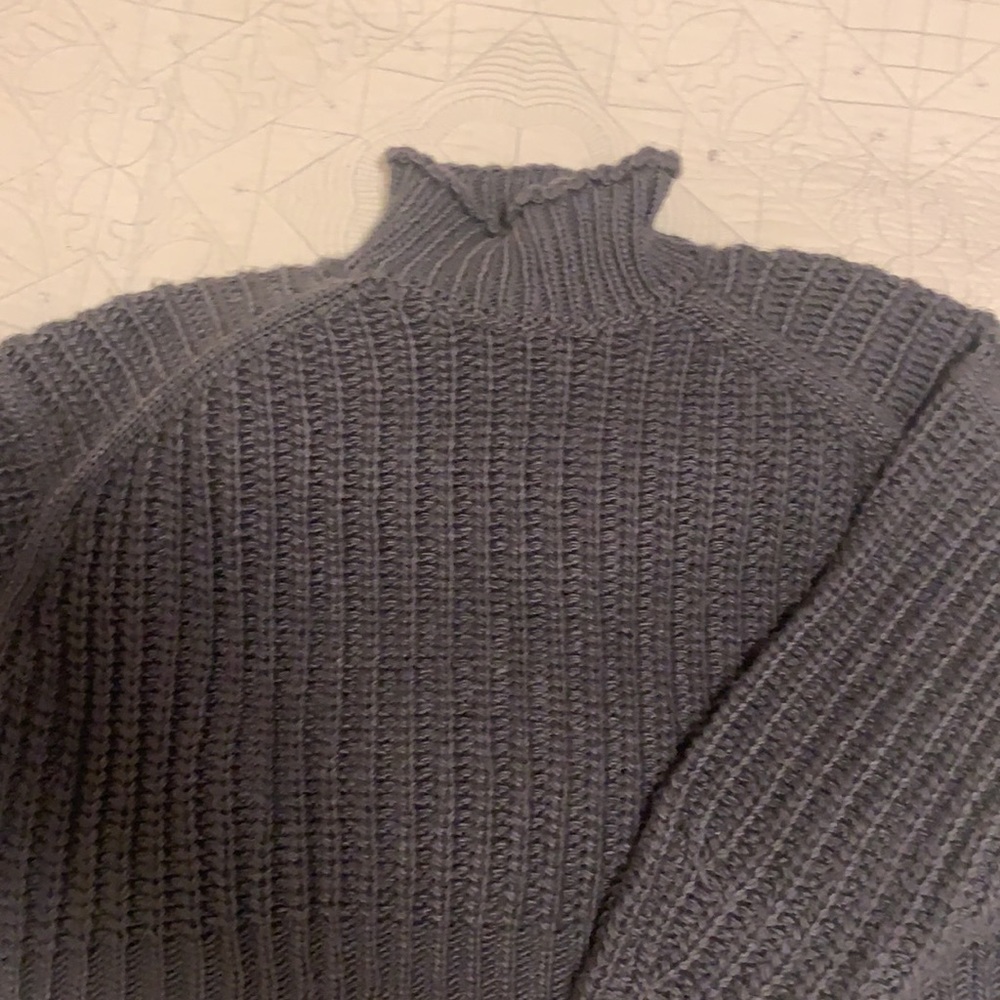 H&M Ribbed Turtleneck Sweater - Picture 5 of 8